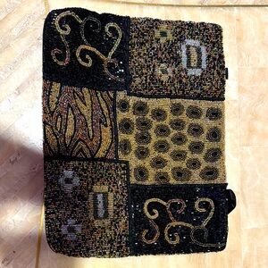 TALISMAN beaded purse with shoulder straps and black satin interior! Lovely 🥰